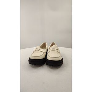 NWT Quince Cream and Black Women's Loafers